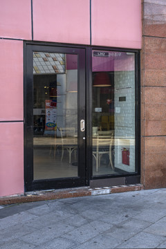 城市餐饮店玻璃门