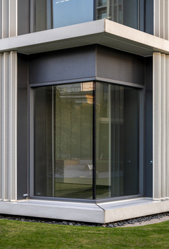 现代建筑玻璃窗