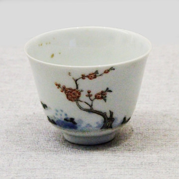 清代十二月花卉瓷杯梅