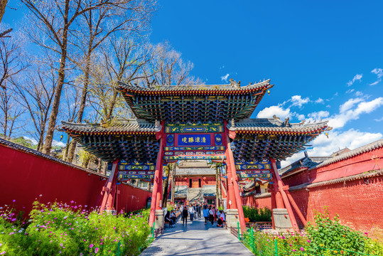 山西忻州五台山塔院寺山门牌坊