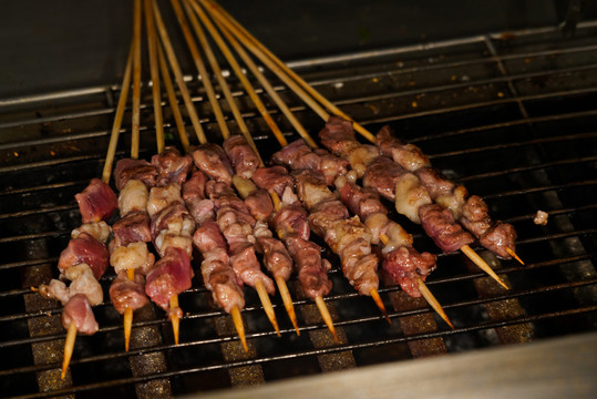 羊肉串烤肉烧烤夜宵宵夜美食撸串