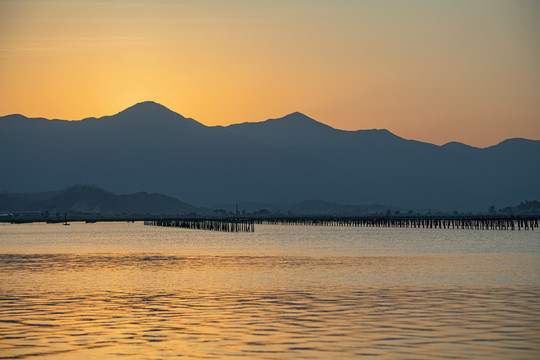 历经山海