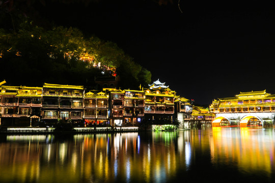 凤凰古城沙湾景区