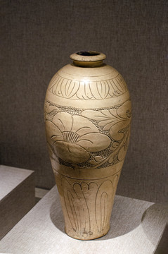 河南博物院藏品白釉珍珠地瓷梅瓶