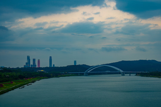 南宁大桥东盟商务区邕江夜景