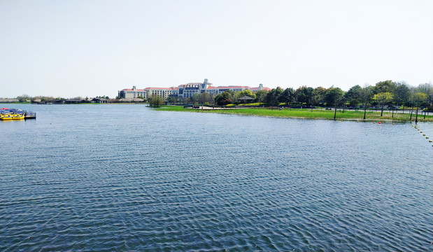 欧式小镇湖景