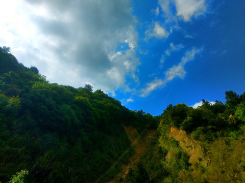 大山蓝天