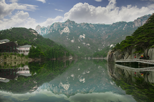 天柱山