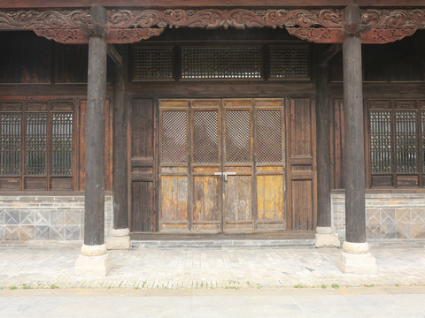 中式老宅门楼