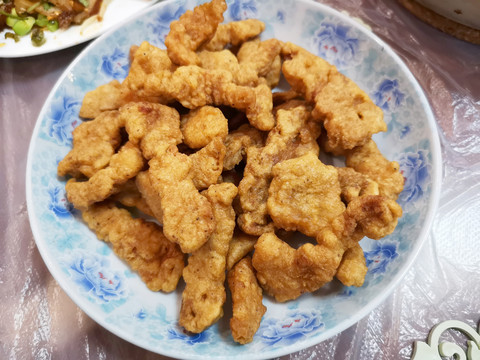 现炸酥肉