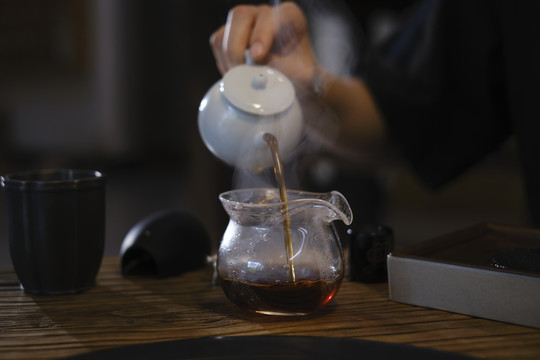 茶艺师泡茶