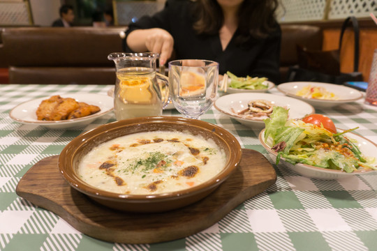 餐厅用餐