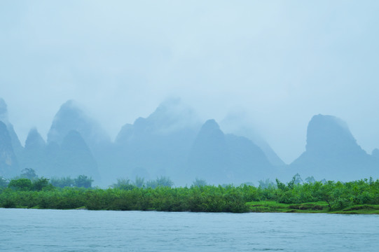 烟雨桂林兴坪风光