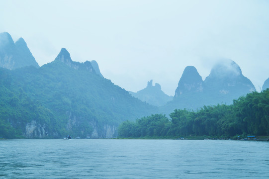 烟雨漓江风光