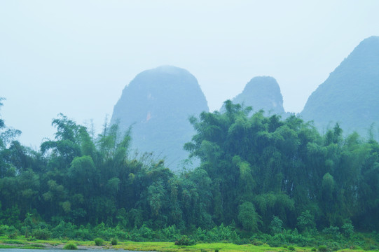 烟雨漓江风光