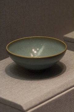 洛阳博物馆宋代钧窑瓷碗