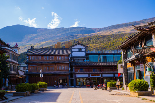 鹤庆新华村