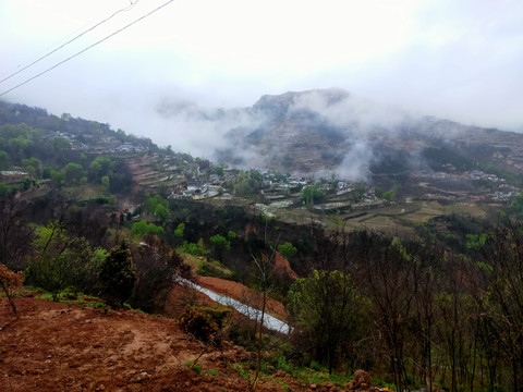 山村烟雨