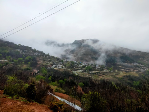 山村烟雨