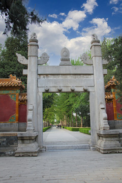 北京明十三陵长陵神道龙凤门