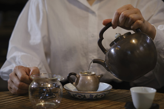 茶艺师泡茶