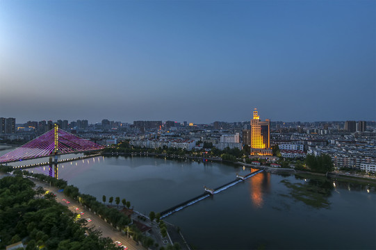 信阳浉河夜景摄影图