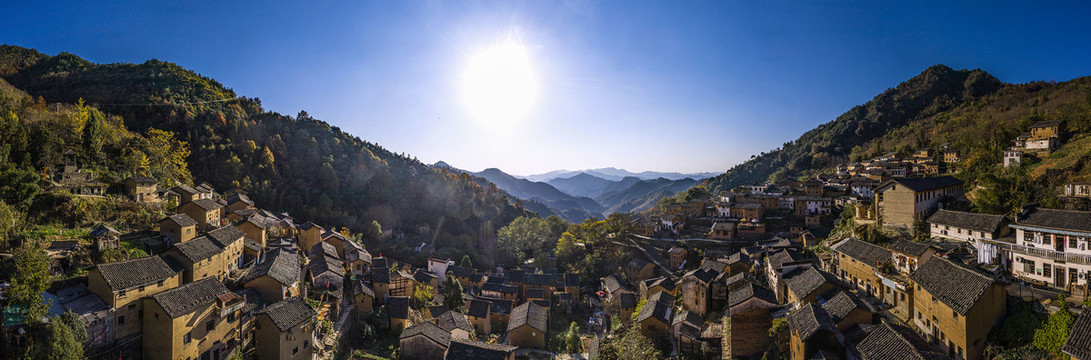 鸟瞰黟县阳产土楼全景