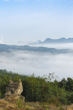 蓝天白云云海山脉