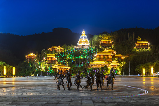 三江南站广场夜景