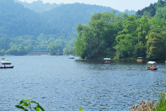 贵阳黔灵湖