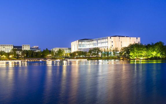 宁波东部新城图书馆夜景