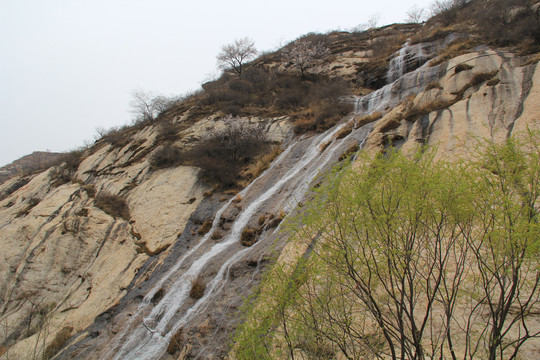 山川飞瀑