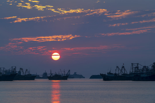 海上日落高清大图