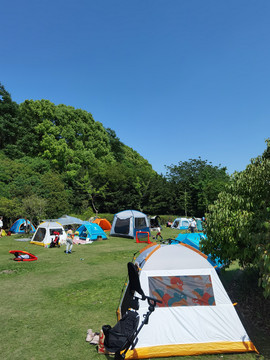 露营地帐篷