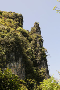 悬崖峭壁