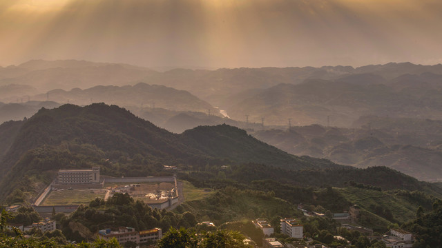 耶稣光与汉王山