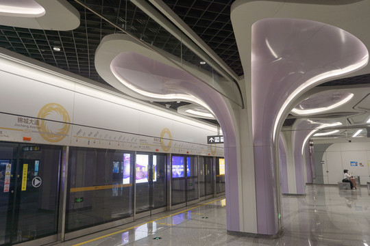 成都地铁9号线锦城大道站台