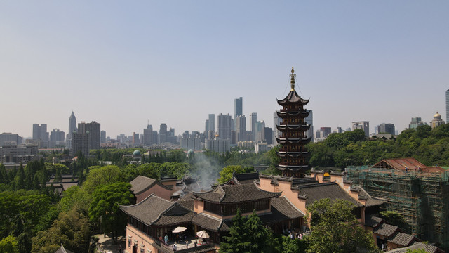 航拍鸡鸣寺