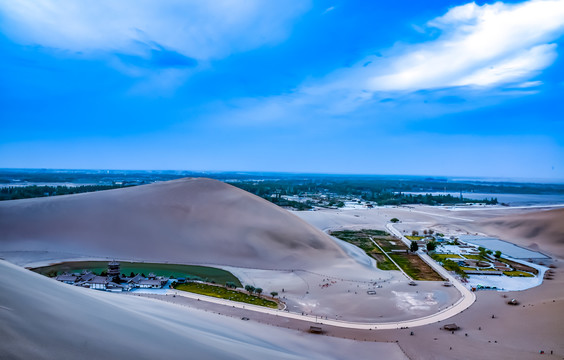 敦煌月牙泉全景