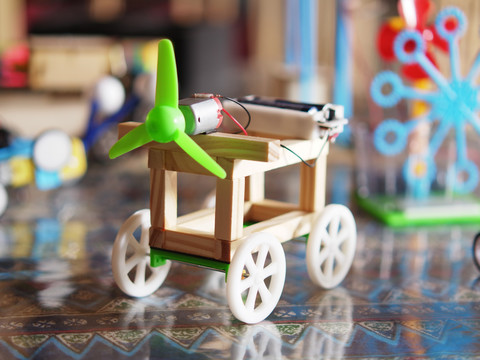 手工制作小飞机玩具