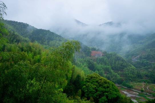 山村小屋