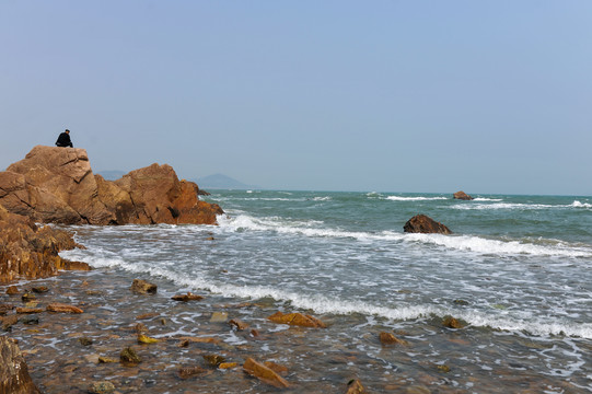 海边礁石海浪