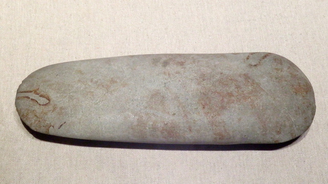 大汶口文化石斧