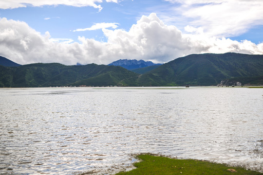 湖光山色素材