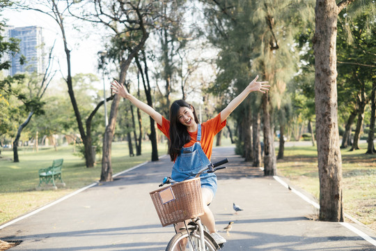 户外美女摄影图像