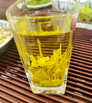 黄金芽茶叶形状