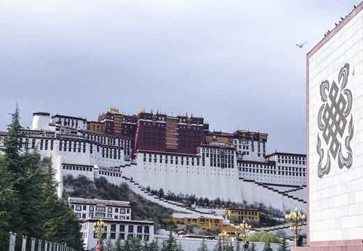 西藏旅游打卡地拉萨布达拉宫