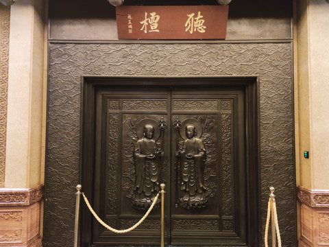 宗教文化铜门