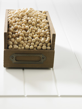 木制容器中的大豆
