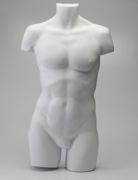 平原背景上的男性人体模型